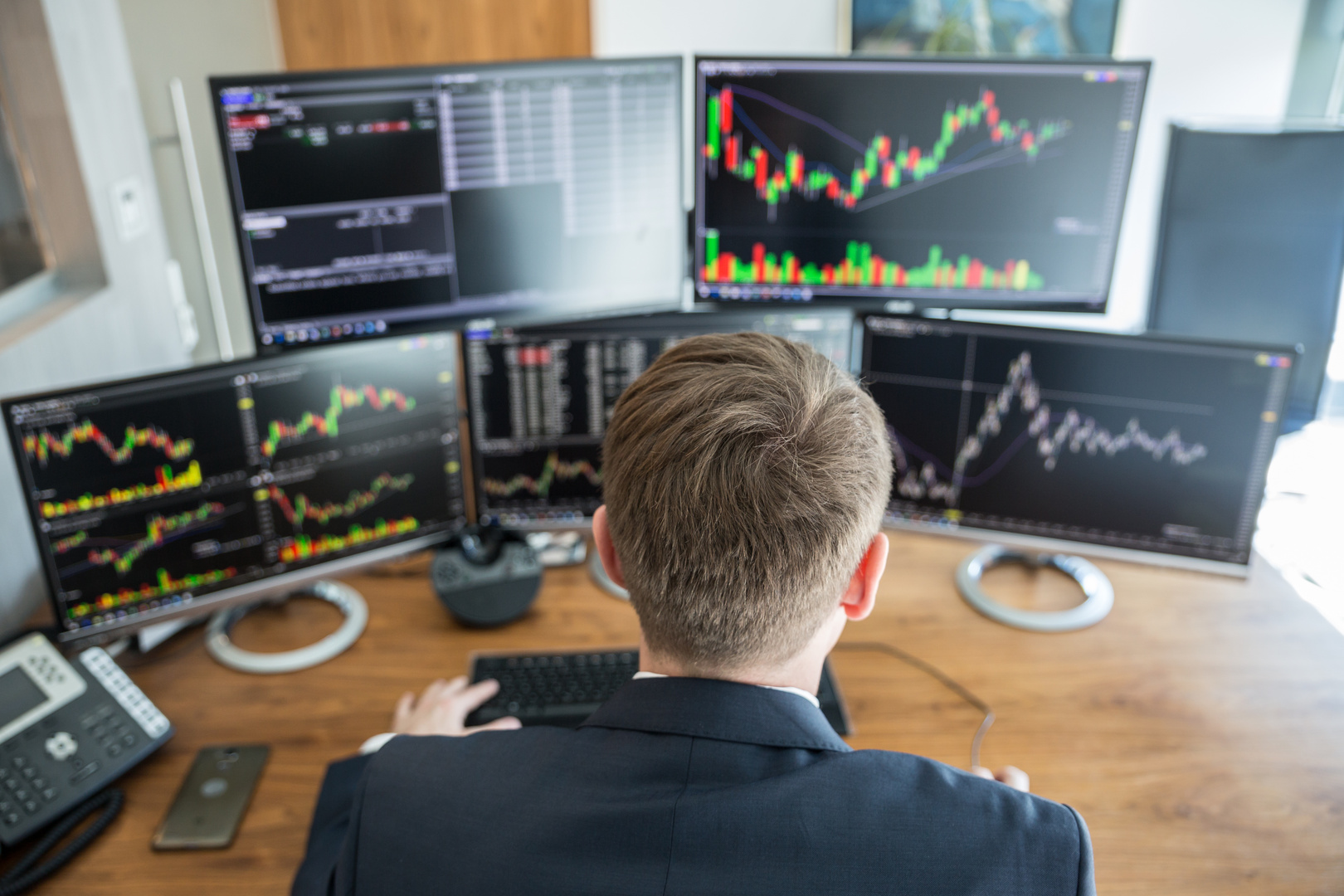 Stock Broker Trading Online